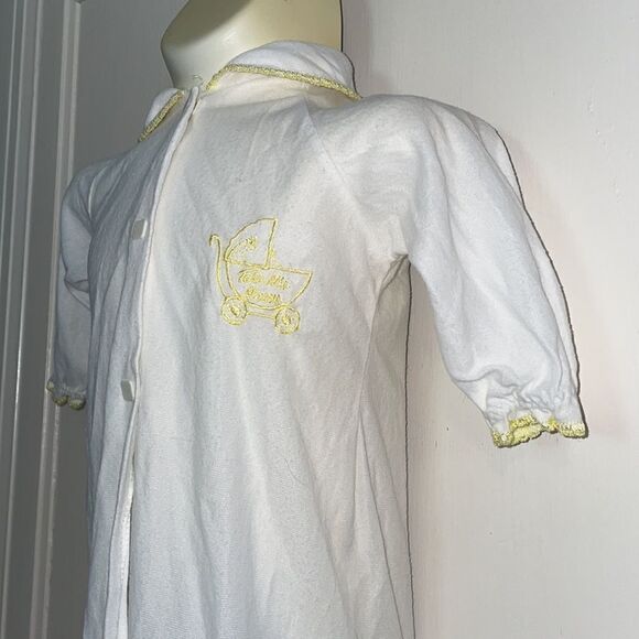Vtg 60s/70s white/yellow coming home from hospital blanket gown with embroidery - Picture 4 of 10